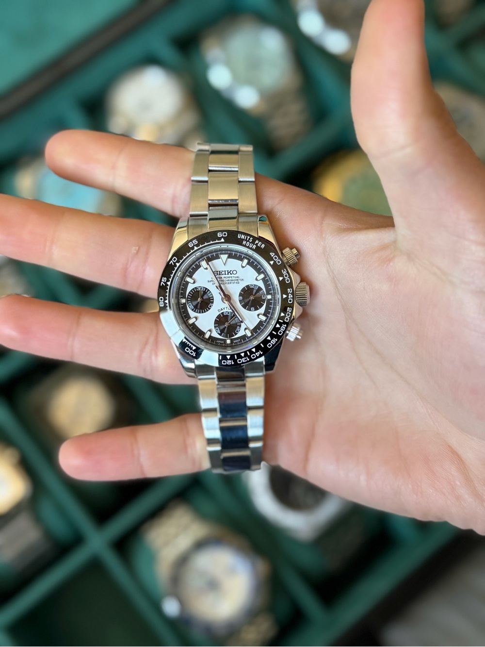 Seiko Mod: Reverse Ghost Daytona - Picture 3 of 11